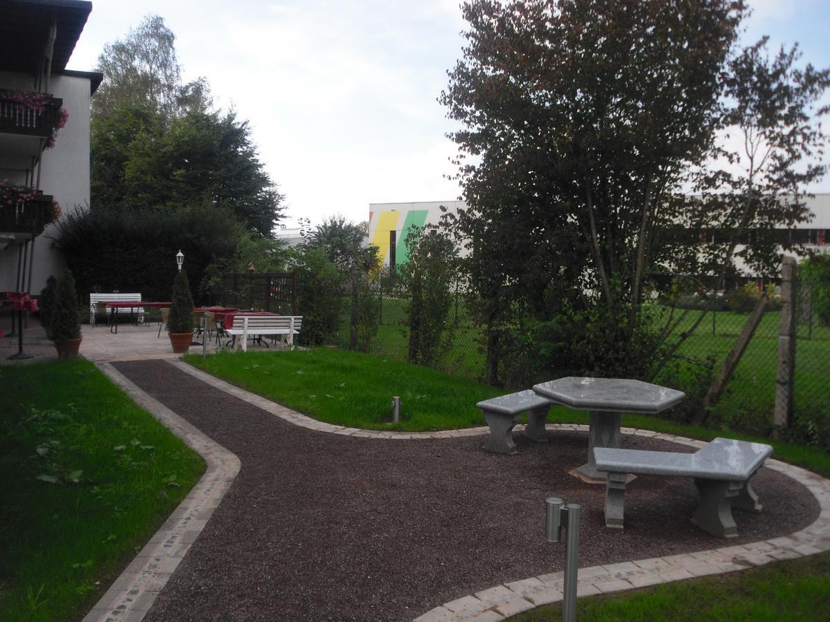 Hotel Saarland Lebach Экстерьер фото