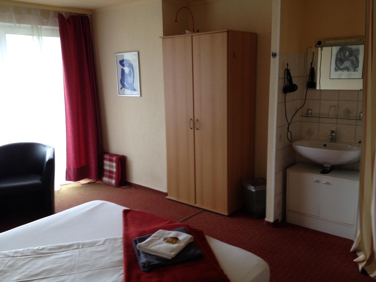 Hotel Saarland Lebach Экстерьер фото