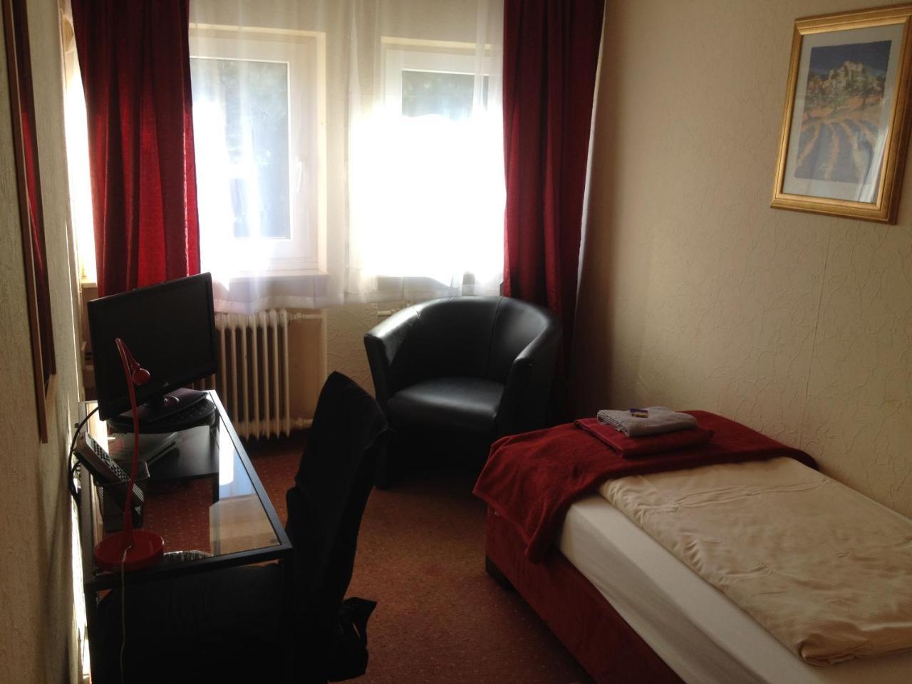 Hotel Saarland Lebach Экстерьер фото